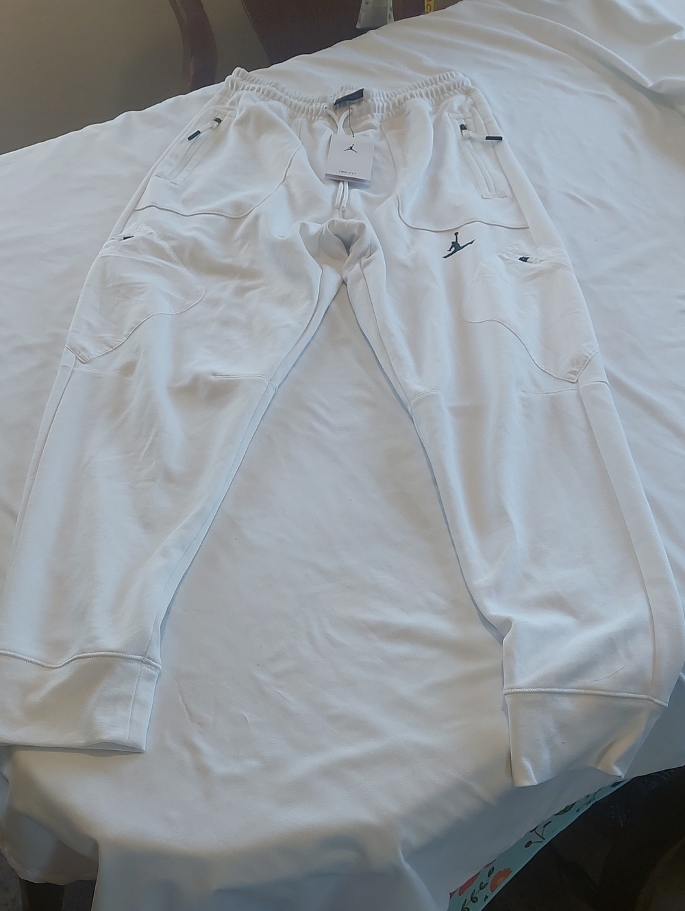 Jordan Womens White Jogger Sweatpants with Black Jumpman.Dri-Fit Size M.New